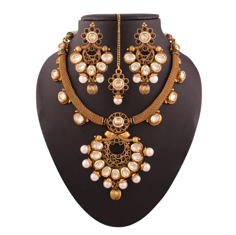 Aura Gold Plated Antique Kundan Necklace Set