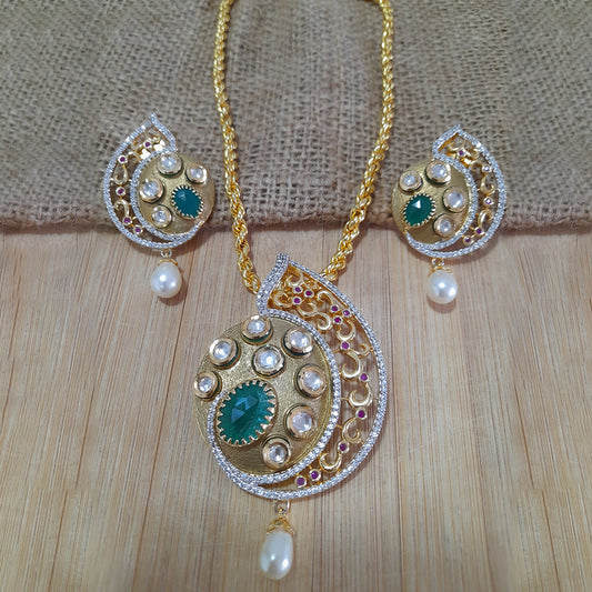 Amazing fusion pendant set