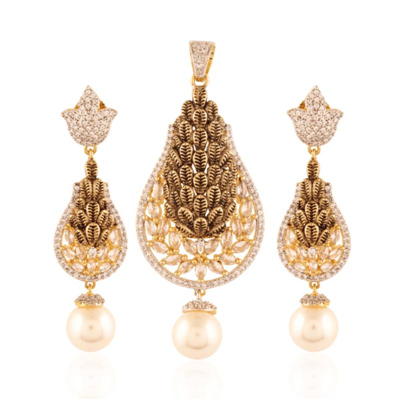 Mindboggling Gold Plated American Diamond pendant Set